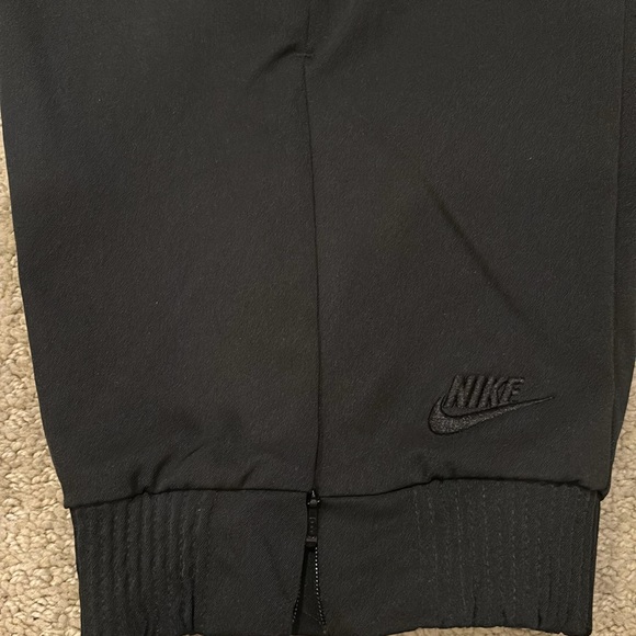 Nike dri-fit black tech pack joggers size XL - Picture 5 of 8